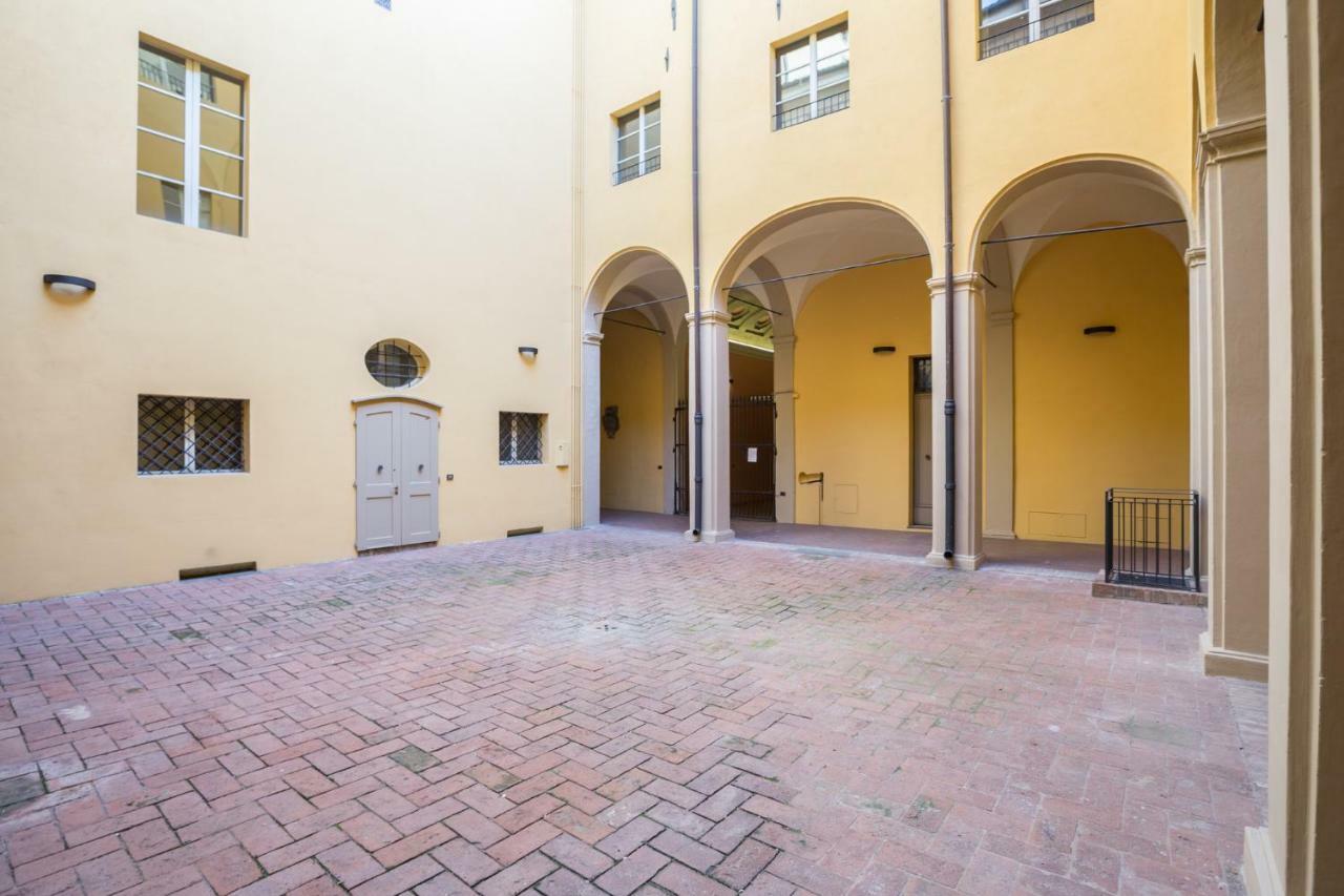 Palazzo Bocchi - The Place Apartments 볼로냐 외부 사진